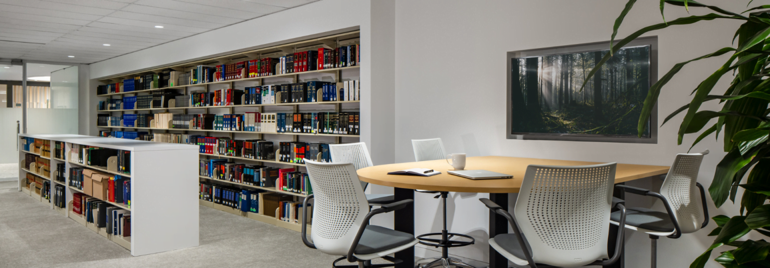 Students-Banner-Library-Area at Harris Co